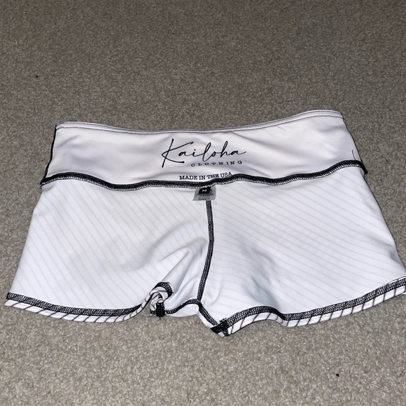 Kailoha Shorts - Picture 4 of 4